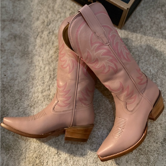 Tecovas Annie - Picture 2 of 5